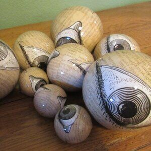 Set 9 Grandin Road Eyeball Eye Ball Orbs Halloween Decorations New Condition!